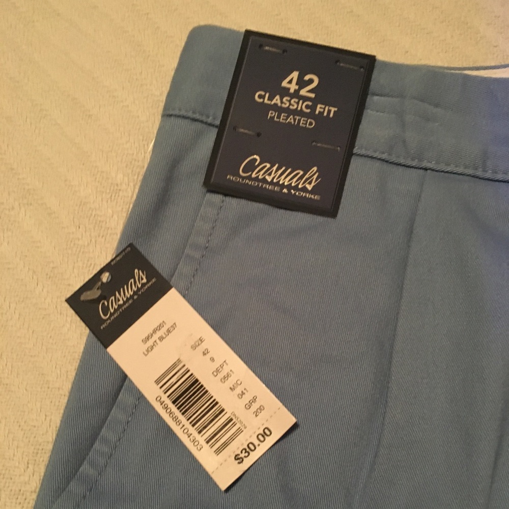 NWT Roundtree & Yorke Pleated Shorts Size 42